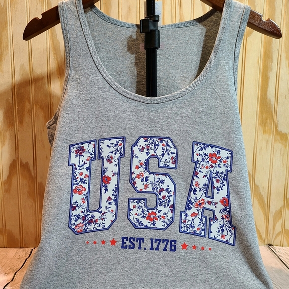 Gray Patriotic USA Floral Tank Top - Picture 1 of 3
